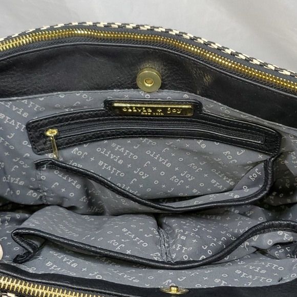 Olivia + Joy Shoulder Bag - Picture 11 of 16